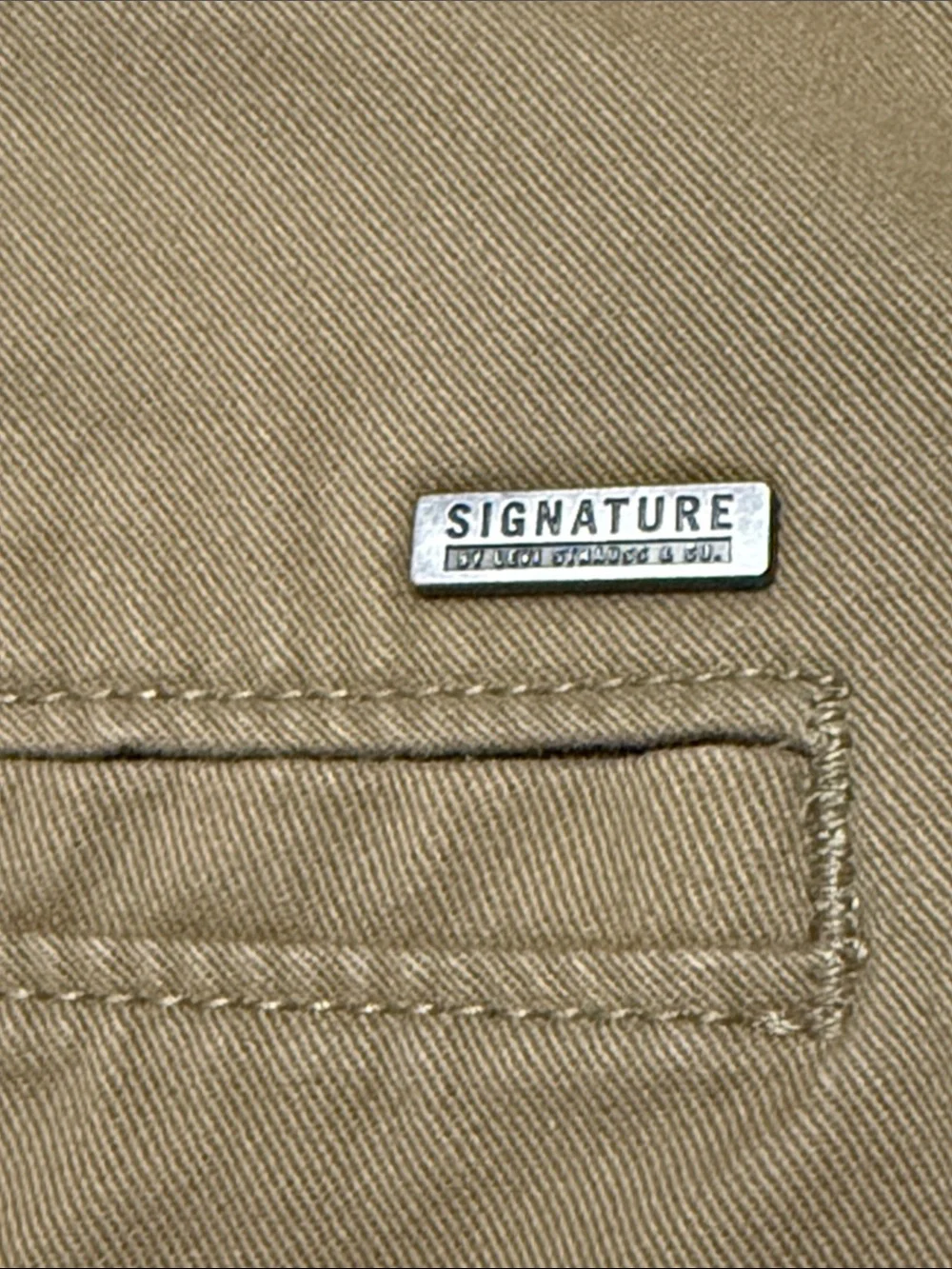 Signature Gold by Levi Strauss Khaki Chino Shorts Men’s W34 Stretch Waterless
